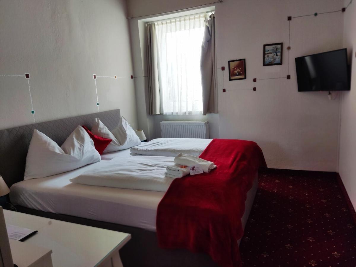 Hotel Kirchenwirt 바트키르히하임 외부 사진