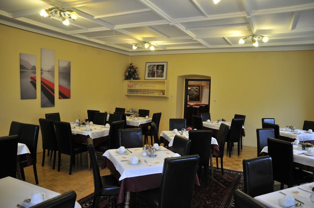 Hotel Kirchenwirt 바트키르히하임 외부 사진